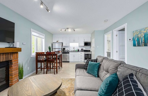 Collingwood Apartment | The Alpine - Central Collingwood Condo