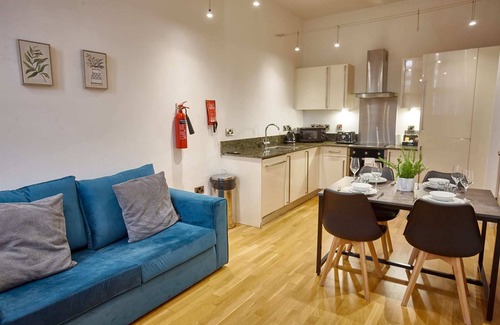 Manchester Apartment | The Amber Suite Summa