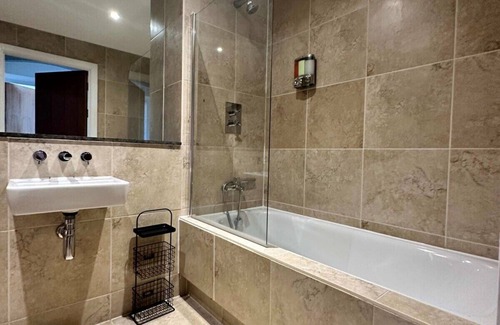 Manchester Apartment | The Amber Suite Summa
