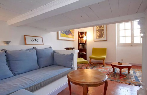 1st Arrondissement Apartment | The annexe 2 minutes from the old port