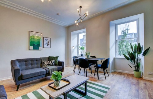 Irvine Apartment | The Annick - Coorie Doon Apartments