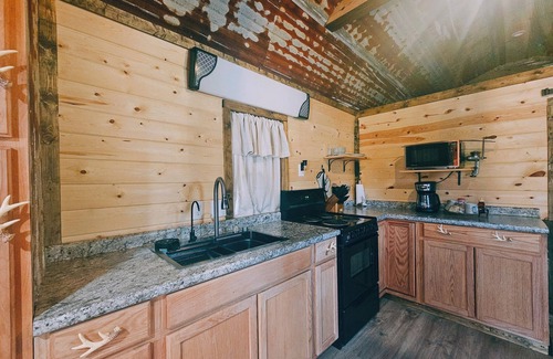 Leblanc Cottage | The Antler Nook - tiny home on 30 peaceful acres!