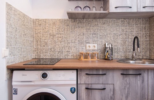 Sololaki Apartment | The apartment is located a 5-minute walk from Freedom Square.