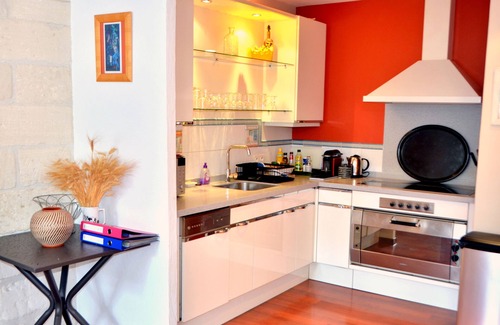 Villeneuve-les-Avignon Apartment | The appt is located in the heart of downtown, 5 minutes from Avignon