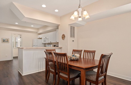Bermuda Bay House | The Aquamarine-Family-friendly home w/community pool near beach and restaurants!