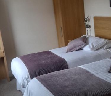 Armoy Bed & Breakfast | The Armada Bar And Restaurant