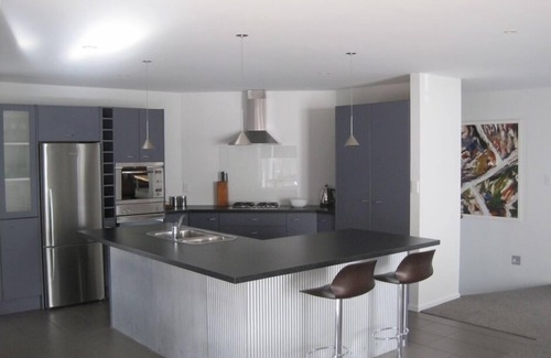 Wanaka House | The Art House, Wanaka - Contemporary holiday house
