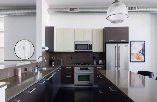 Del Rey Condo | The Artist Loft - 1250sqft - 1 MONTH MIN