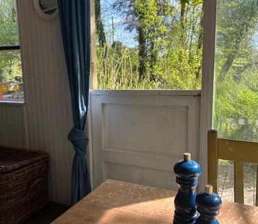 Lower Trengale Ski Chalet | The Artists Studio