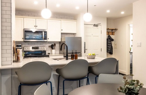 Upper Village Apartment | The Aspens1BR:Sleeps 4,Patio+BBQ,Hot Tub,Pool! Steps to Everything!
