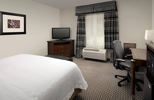 Athens Hotel | The Athens Hideaway! Indoor Pool, Free Breakfast, Free Parking!