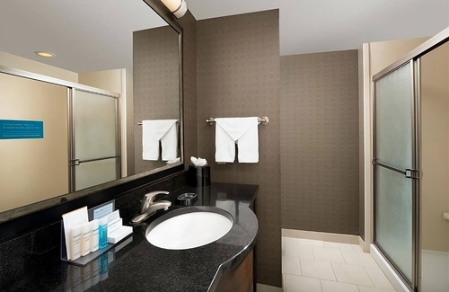 Athens Hotel | The Athens Hideaway! Indoor Pool, Free Breakfast, Free Parking!