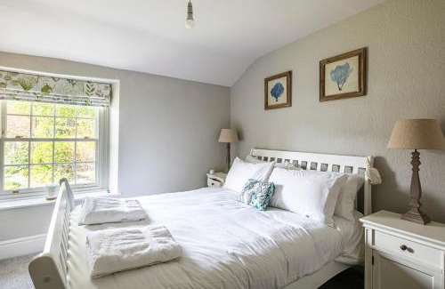 Bakewell House | The Aubrey - a gorgeous converted 17th Century Grade II listed bolthole in Bakewell