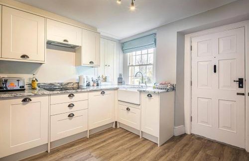 Bakewell House | The Aubrey - a gorgeous converted 17th Century Grade II listed bolthole in Bakewell