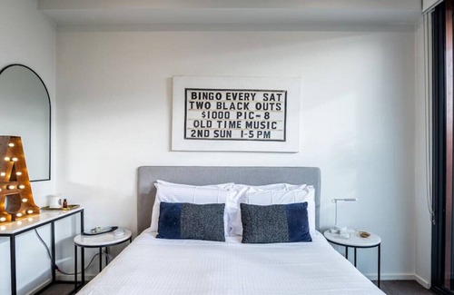 Windsor Apartment | The Avenue - 500m to Chapel St, 100m Trams
