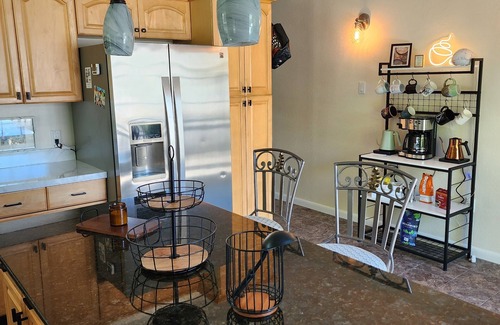 Baywood Village House | The Avocado House - 10 Foot Deep Pool nPeaceful Cul-de-Sac Waterfront Village