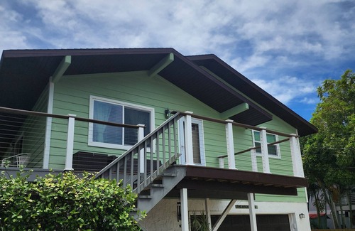 Baywood Village House | The Avocado House - 10 Foot Deep Pool nPeaceful Cul-de-Sac Waterfront Village