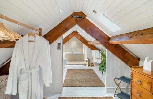 Tewitfield House | The B Hive At Buckstone House