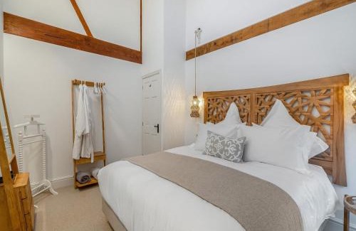 Tewitfield House | The B Hive At Buckstone House