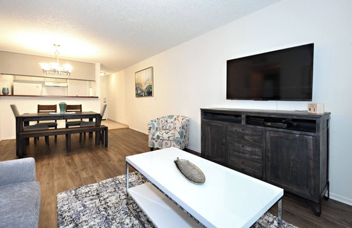 Palms Apartment | The Bagley #111