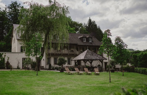 Bescheid Apartment | The bakehouse, mill estate with private natural bathing lake