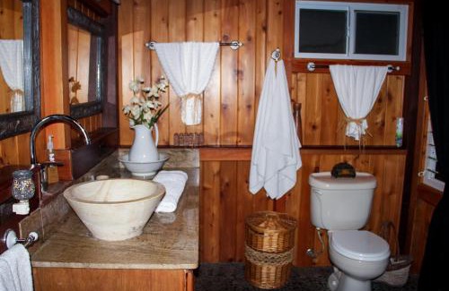 Kehena Beach Estates House | The Bali House and Cottage at Kehena Beach Hawaii