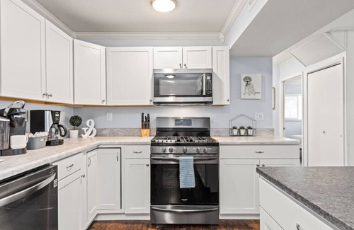 Richmond House | The Bamboo House! Dog-Friendly Home n RVA Sleeps 8