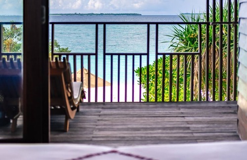 Hanimaadhoo Hotel | The Barefoot Eco Hotel