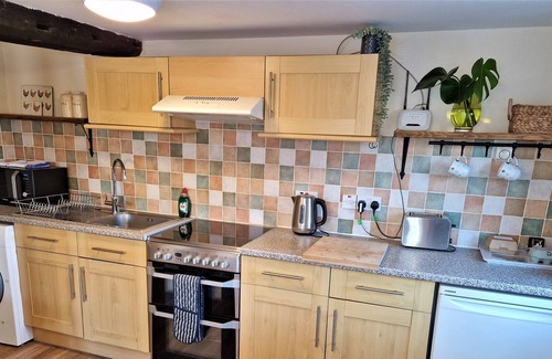 Ivinghoe Cottage | The Barn - an one bedroom (larger) that sleeps 2 guests in 1 bedroom