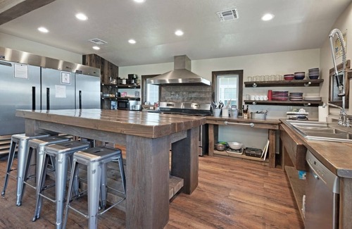 Garden City House | The Barn and Farmhouse w/POOL by Bear Lake Luxury Rentals