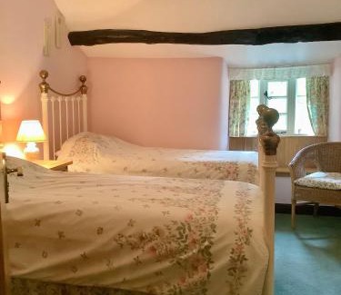 Sidmouth House | The Barn and Pinn Cottage