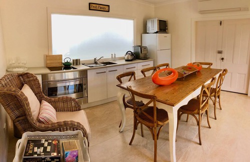 Ingleside House | "The Barn House", Pet Friendly, Tennis/Pickle Ball Court