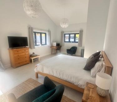 Waterrow House | The Barn, Little Bovey Farm