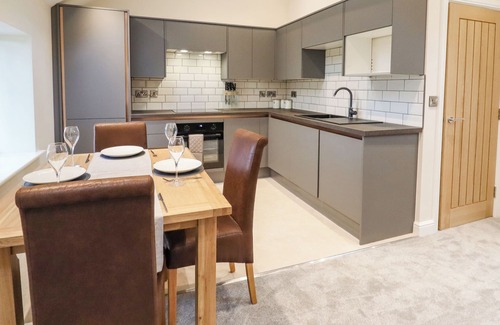 Middlewich Apartment | THE BARN, pet friendly, with a garden in Sandbach