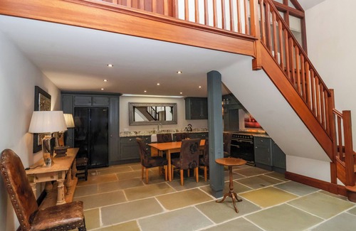 Knaresborough Cottage | THE BARN, romantic, character holiday cottage in Knaresborough