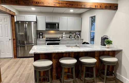 Bulverde House | The Barndeaux Guest House - 3 BR/3BA, Bulverde, TX