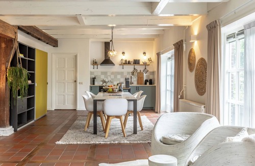 Bergambacht House | The Barnhouse: a beautiful cottage in the converted stables of an old farmhouse