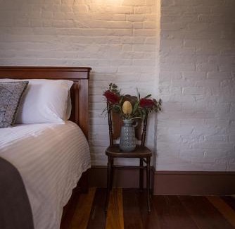 Paterson Bed & Breakfast | The Barracks, Tocal