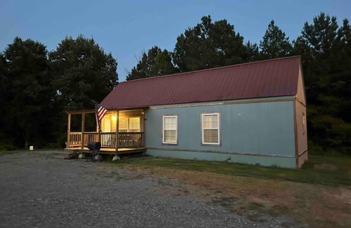 Tie Plant Cabin | The Bass Shack-2 bedroom cabin w spacious parking