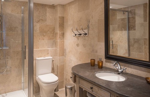 Remoulins House | THE BASTIDE GARD BRIDGE spacious room decorated in Provencal style