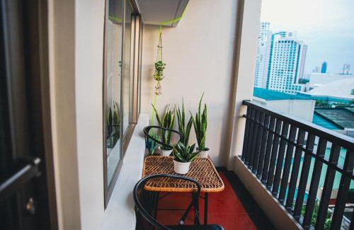 Socorro Apartment | The Bat Cave at Manhattan Parkway