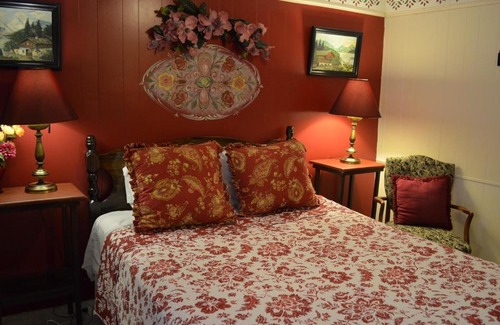 Purling Bed & Breakfast | The Bavarian Manor Hotel