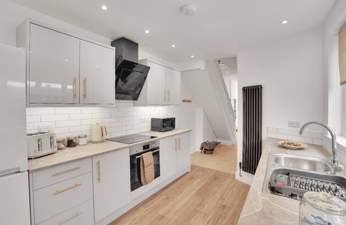 Butetown House | The Bay Escape: lovely 3bd house in Cardiff Bay