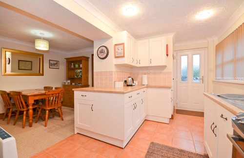 Newport Cottage | The Bays, cottage with views of Carisbrooke Castle