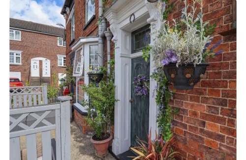 Burgh le Marsh House | The Bays