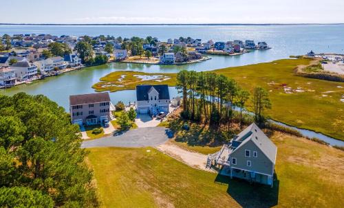 Captain's Cove House | The Baywatch Bungalow