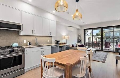 Black Creek Apartment | The Beach House at Saratoga: Oceanfront Escape