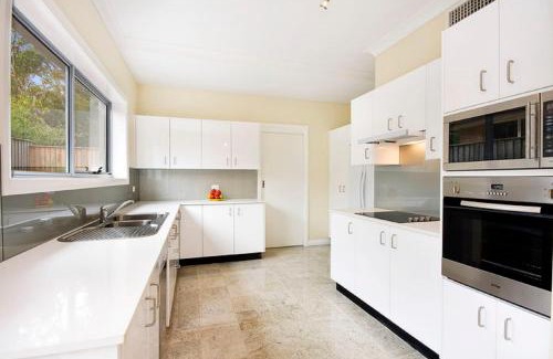 Hawks Nest House | The Beach Townhouse