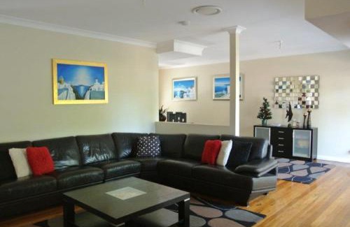 Hawks Nest House | The Beach Townhouse