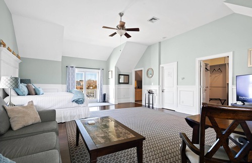 Hull Bed & Breakfast | The Beacon Waterfront Inn